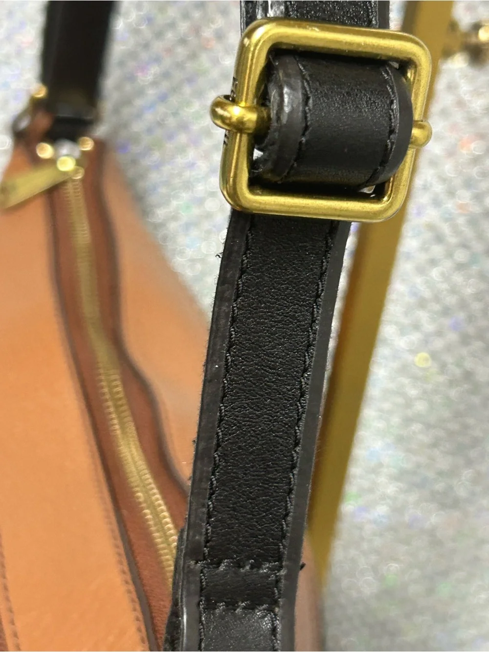 Fossil Two-Tone Brown and Black Messenger Crossbody Bag Approx. 13 x 9 x 2